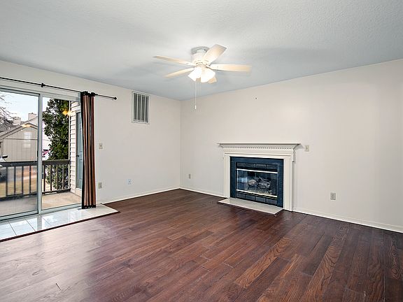 5th image of 104 Chesterfield Ct #1