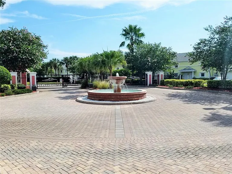 169 Pompano Dr SE — Photo 32