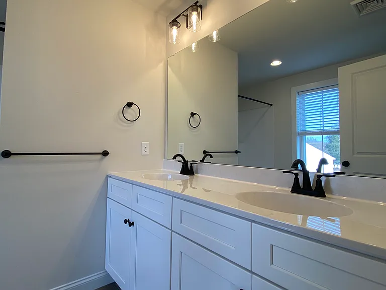 Primary ensuite bathroom