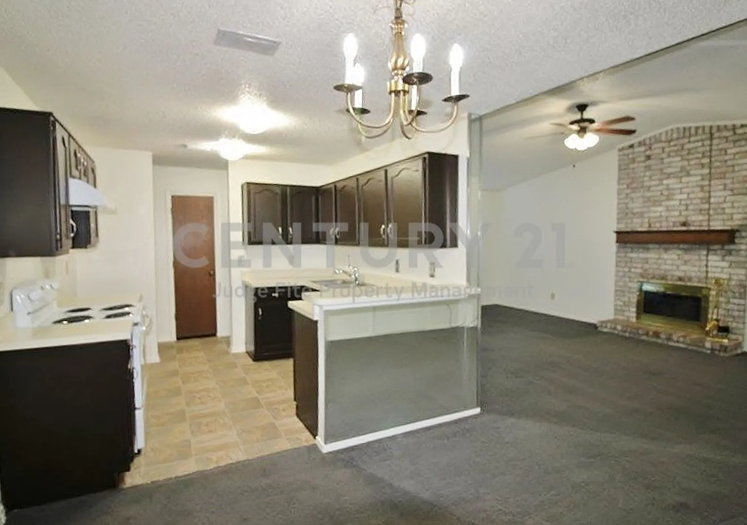 Wonderful 3/2/2 in Duncanville! — Photo 3