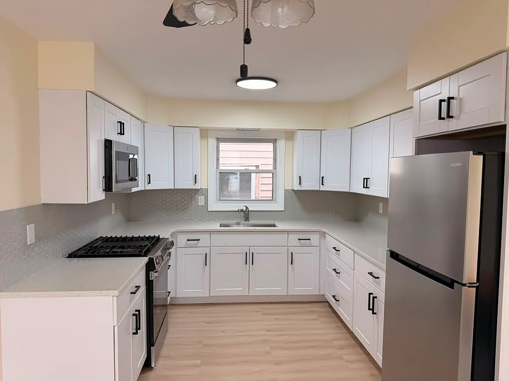 2 bed, $2,800 — Photo 2