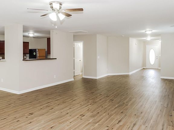 4th image of 263 Bermuda Lakes Dr