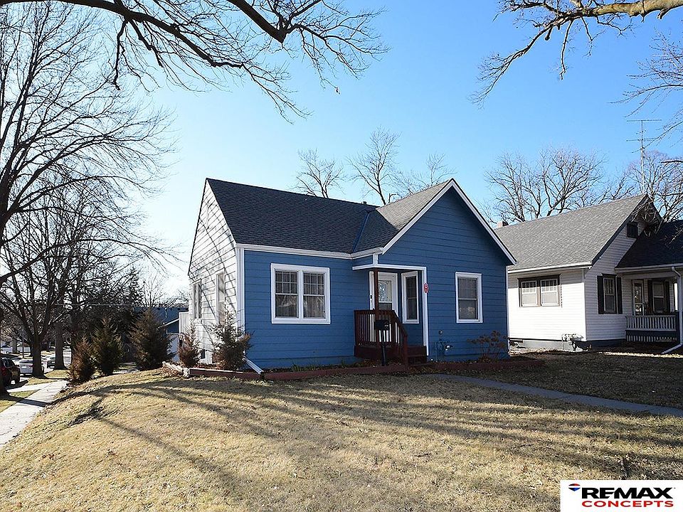 1st image of 891 S 33rd St