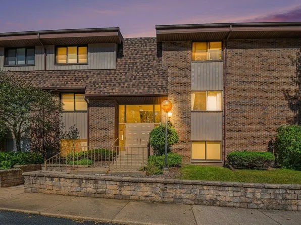 1447 Wildflower Way APT 202, South Bend, IN 46617