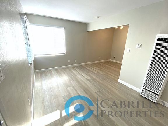 5th image of 4526-30 52nd St #4526