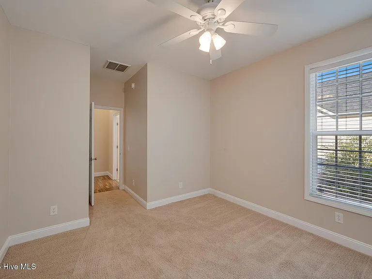 Elizabeth Edwards Ct — Photo 16