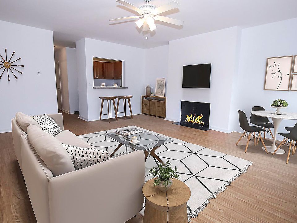 1st image of 321 6th Ave APT 2