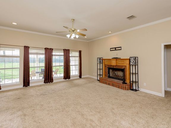 4th image of 268 Julie Ln