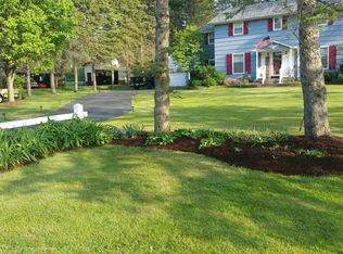 10 Kathryn Dr, Orchard Park, NY 14127