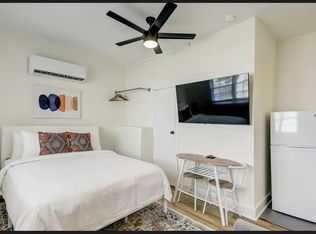 1 Drews Aly #B, Charleston, SC 29403