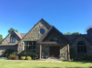 8 Sheeps Ln, Highland, NY 12528