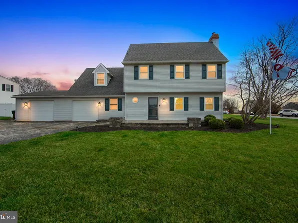 5 Joann Dr, Aston, PA 19014