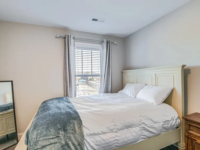 112 Park Ave — Photo 16