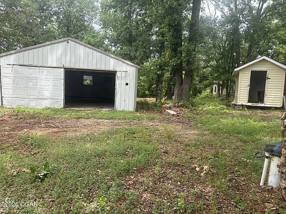 3rd image of 6962 Olive Ln