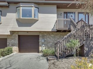 36 Peach Hill Ct, Ramsey, NJ 07446