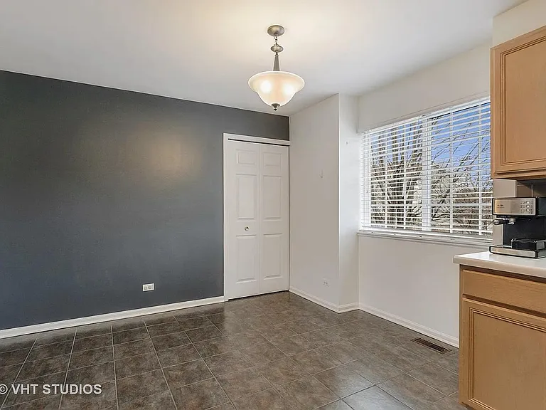 343 Stevens Ct — Photo 6
