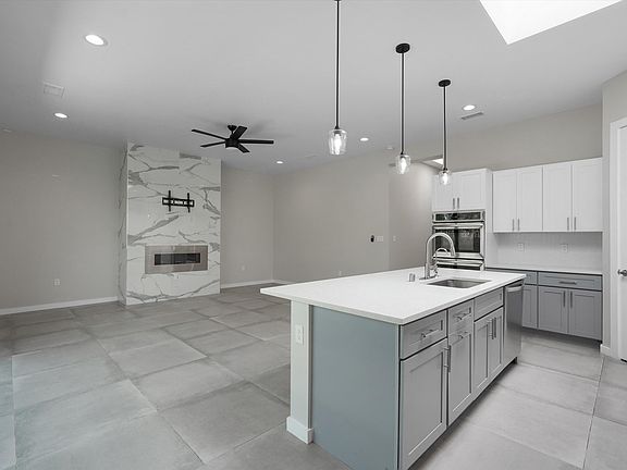 5th image of 1702 Lark Dr NE