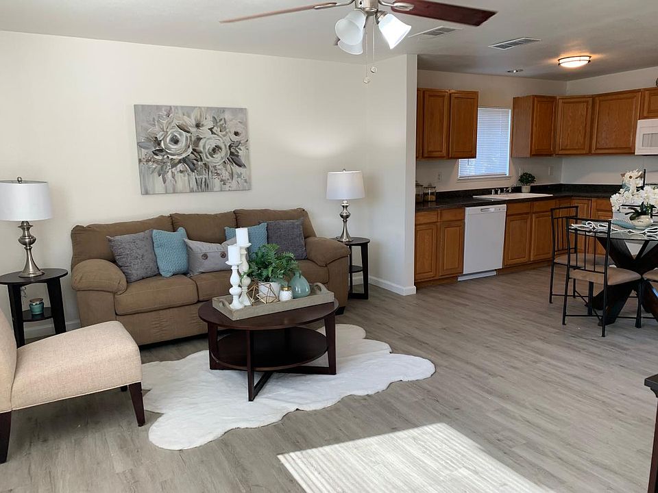 1st image of 3017 Holly Dr