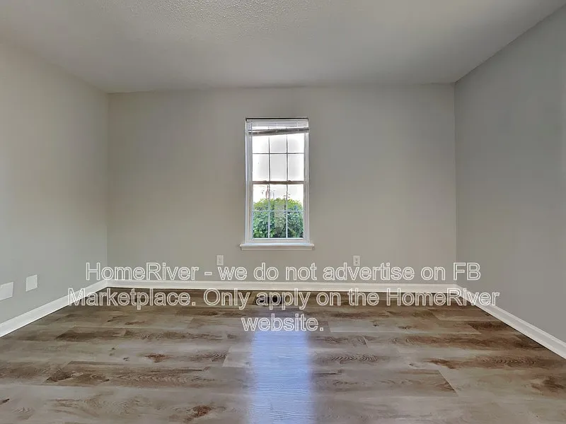 3 bed, 2.0 bath, 1120 sqft, $1,620 — Photo 3