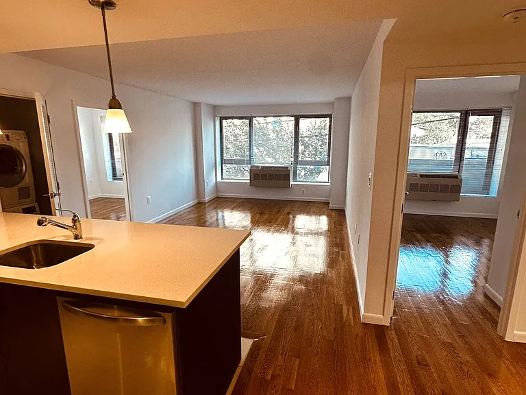 26-38 21st St #2J — Photo 6