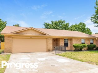8209 Saint Patrick St, North Richland Hills, TX 76180