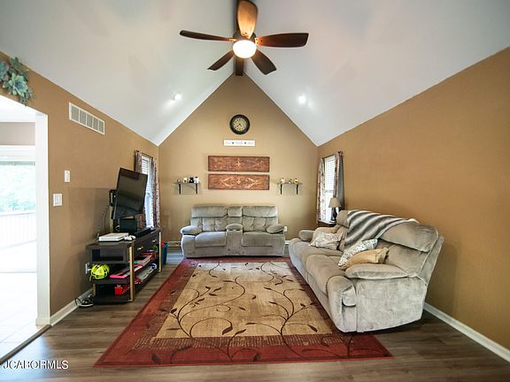 2nd image of 733 Joseph Dr