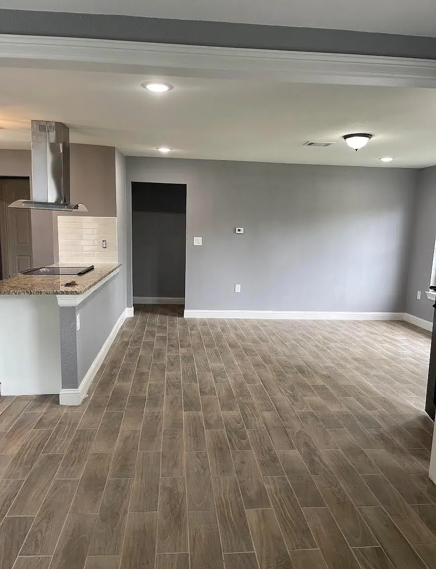 4 bed, 2.0 bath, 1400 sqft, $1,850 — Photo 2