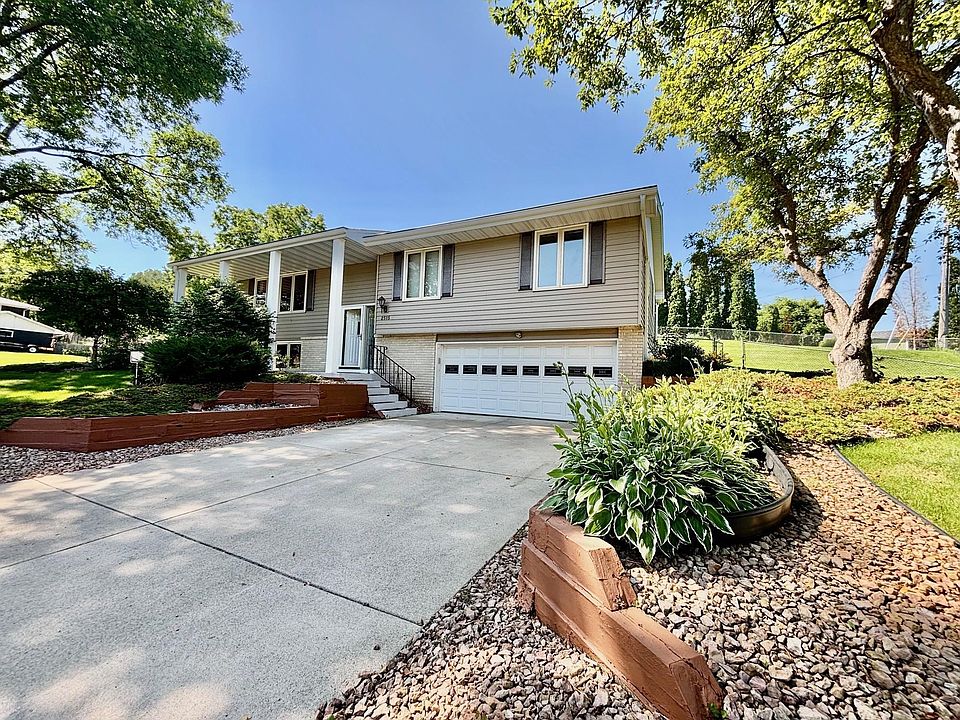 1st image of 2515 River Hills Dr