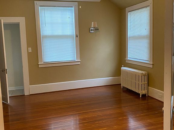 5th image of 518 Palmetto Ln SW APT 4