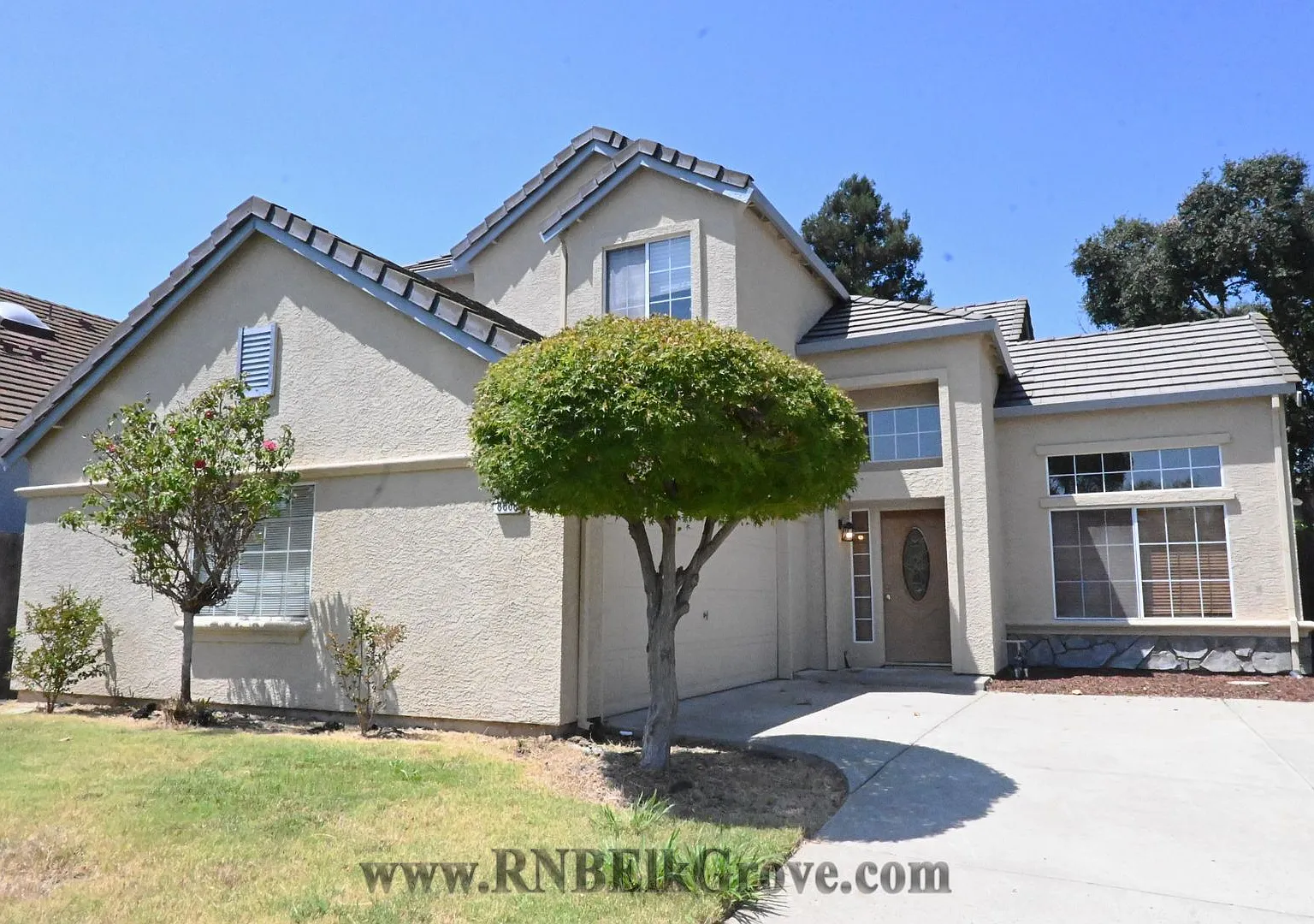 Home in Elk Grove! 3 Bed, 2.5 Bath — Photo 1