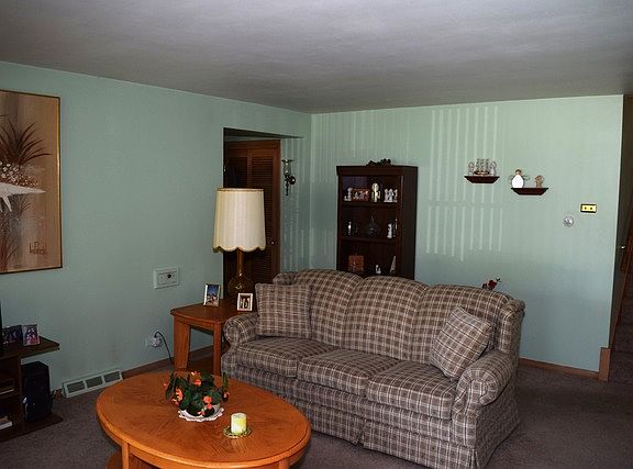 3rd image of 10329 Long Ave