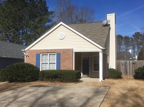 2751 Highland Dr, Acworth, GA 30101