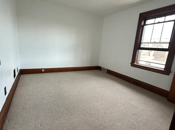 2411 Willow Ave, Niagara Falls, NY 14305