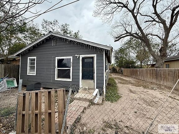3rd image of 644 D St
