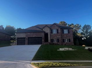 346 W Monarchwood Dr, Nixa, MO 65714