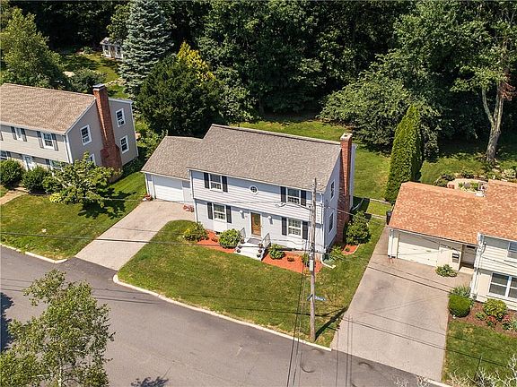 2nd image of 60 Sherman Ave