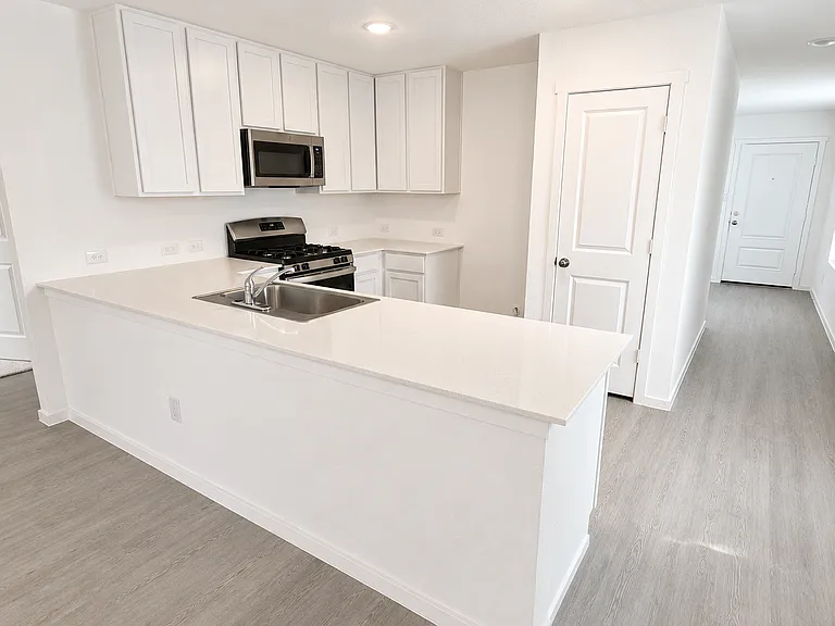 738 Thea Mdws — Photo 6