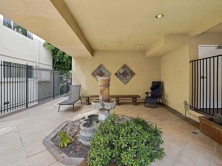 Willis Apartments — Photo 46