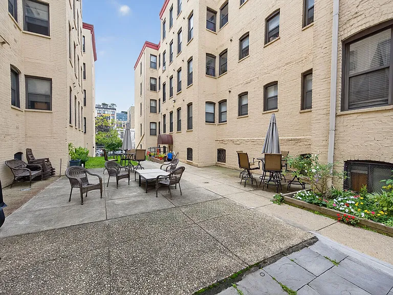 1440 W St NW #106 — Photo 21