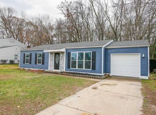 23 Sunset Dr, Clementon, NJ 08021