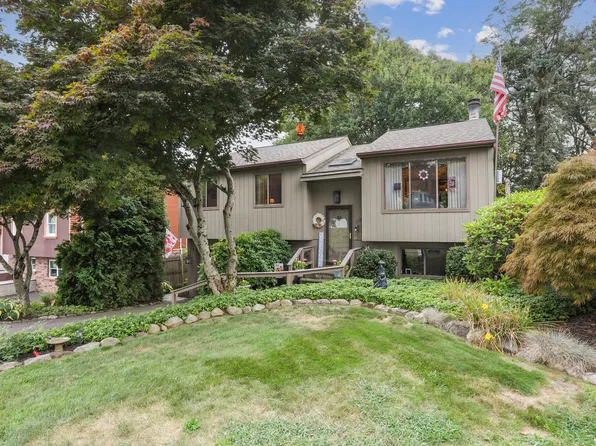 23 Westview Drive, Danbury, CT 06810