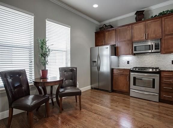 5th image of 713 Skyline Bluff Ct
