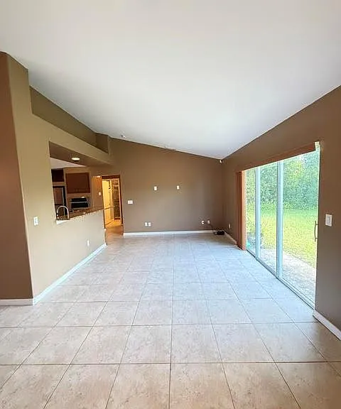 1319 SW Granville Ave — Photo 5
