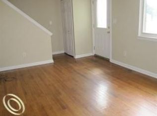 35406 Phyllis St, Wayne, MI 48184