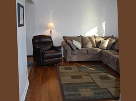 5th image of 3442 Royal Oak Dr
