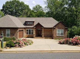 413 Overlook Ct, Spartanburg, SC 29301