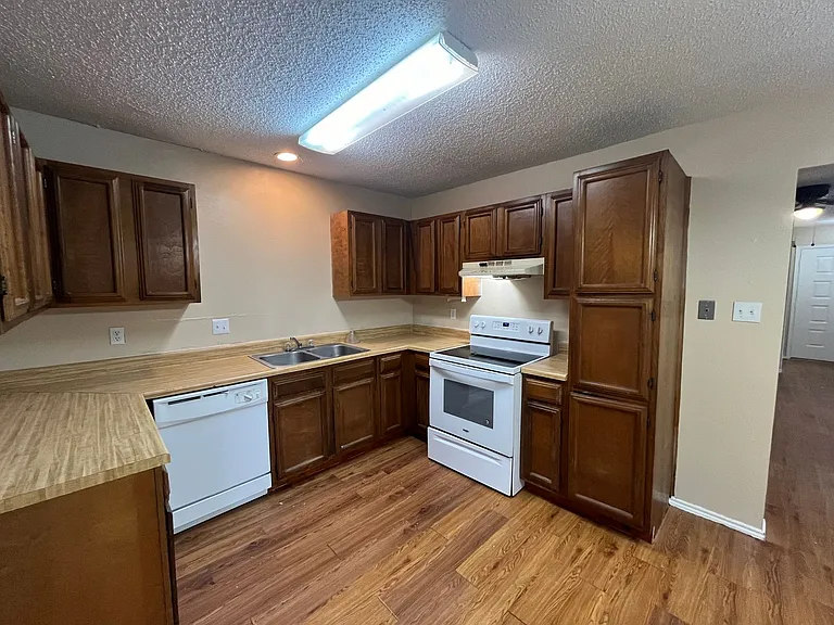 7026 Silver Cyn — Photo 13