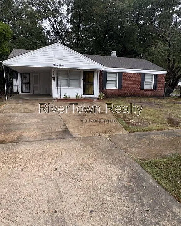940 Stratford Rd