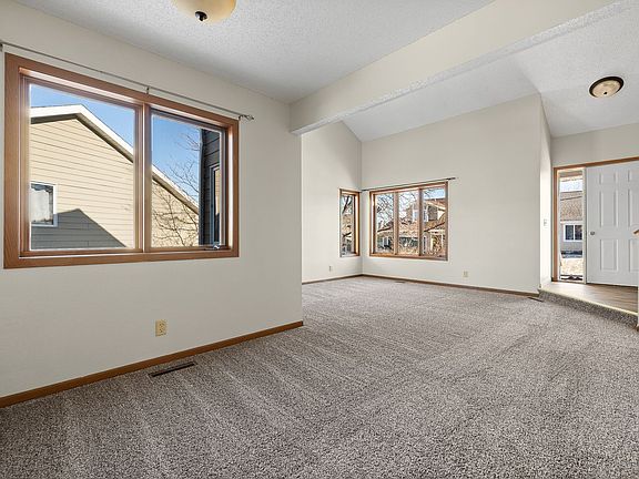 5th image of 4115 Wild Flower Dr