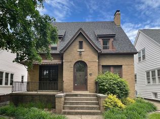 821 W Meadows Pl, Peoria, IL